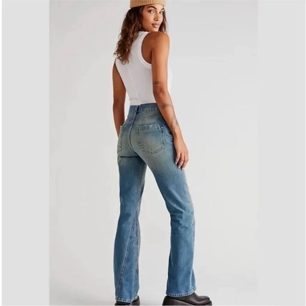 Free People. We The Free. Serafin High Rise Slim Bootcut Jeans. Size 30.
